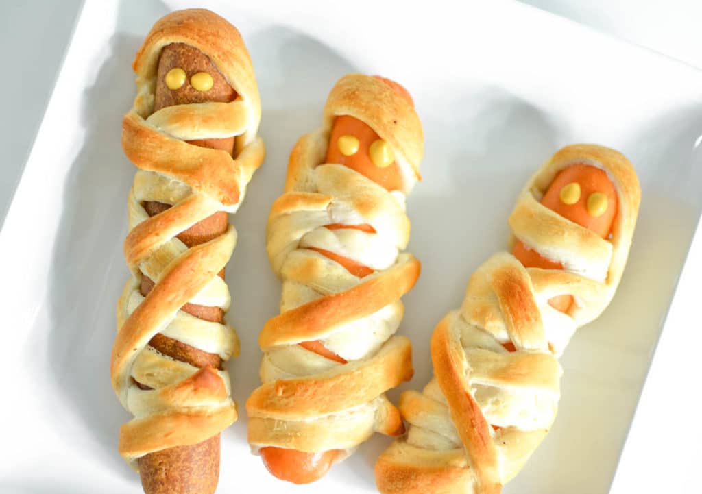 how to make mummy hot dogs for halloween