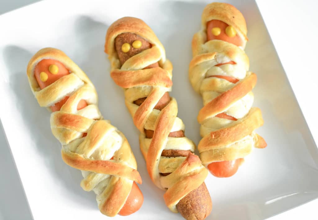 halloween mummy hot dogs recipe