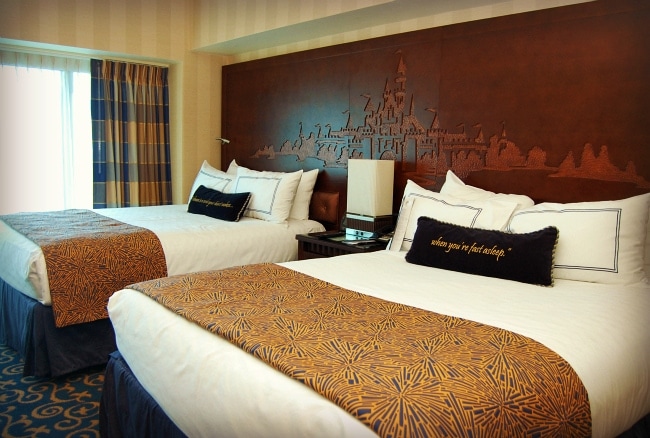 disneyland hotel room