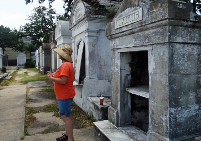 nola crypts