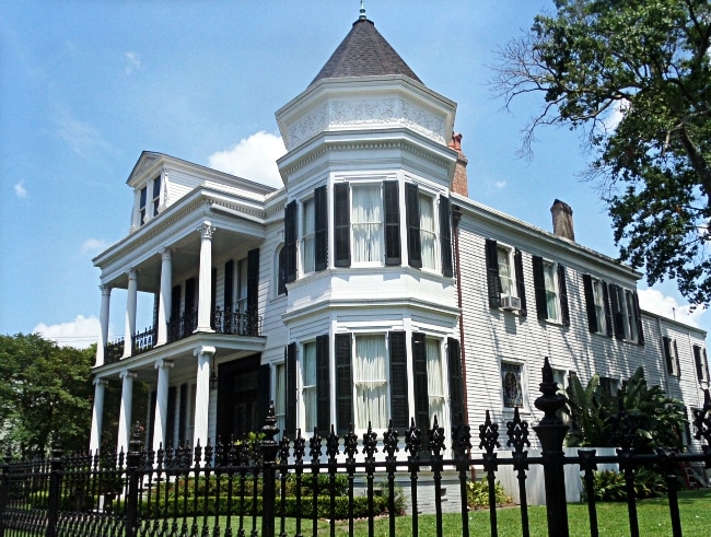 garden district mansions