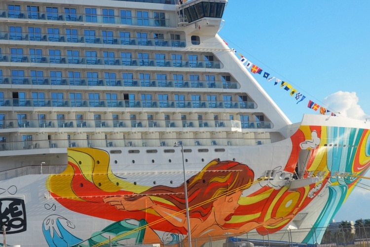 norwegian getaway hull art