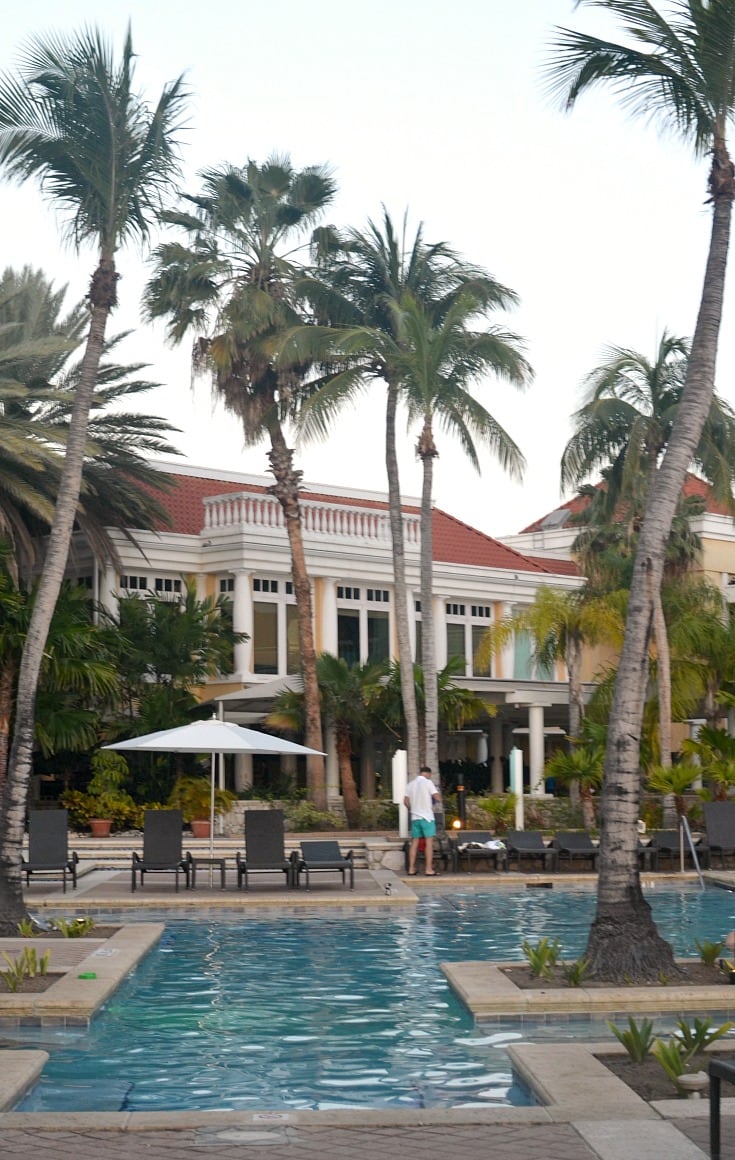 curacao marriott pool