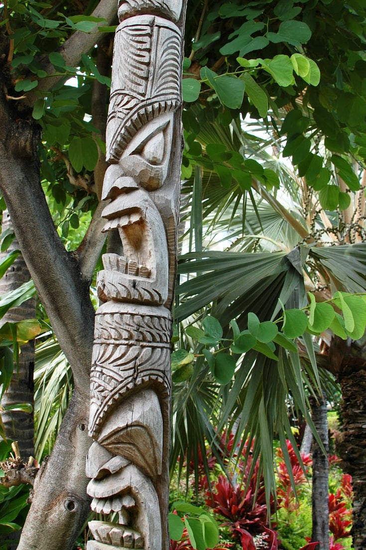 tiki-pole