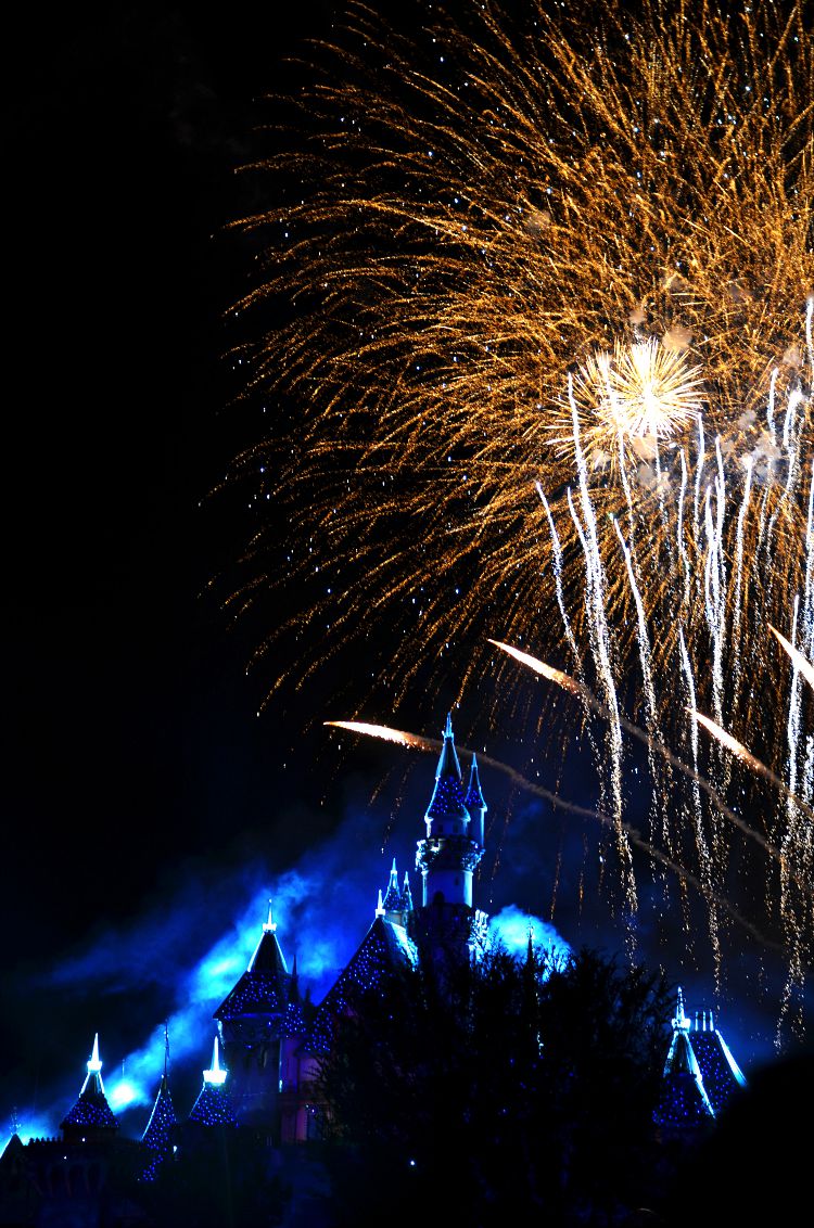 disneyland 60 fireworks