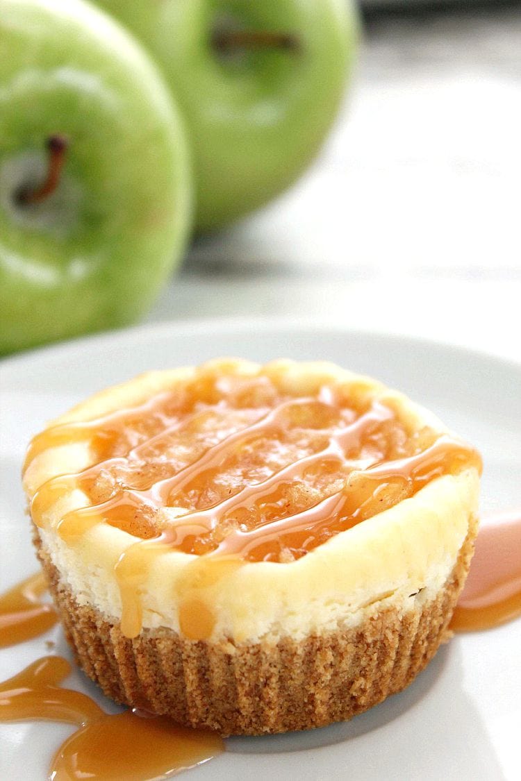 mini apple cheesecakes