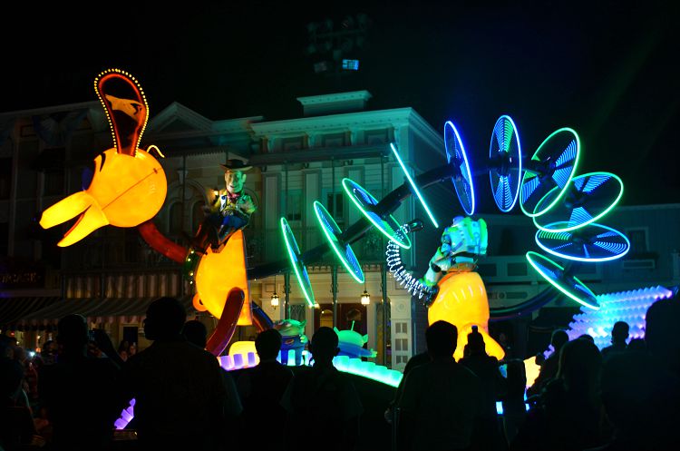 paint the night parade