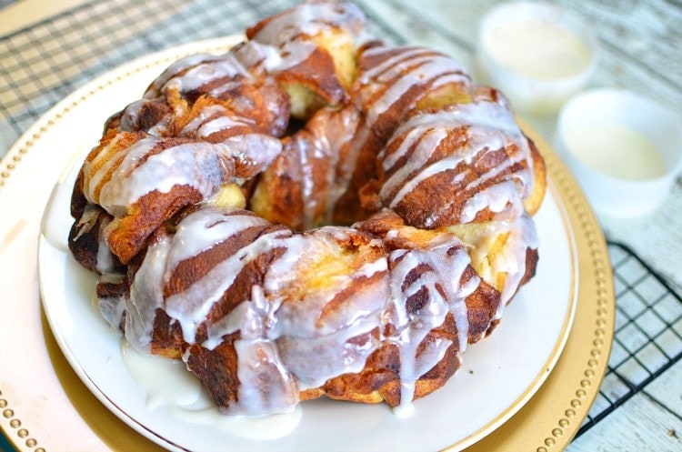 Cream Cheese Cinnamon Roll Monkey Bread Recipe