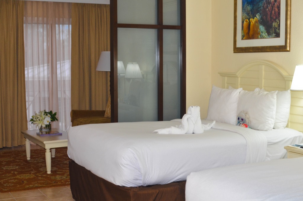 comfort suites paradise island room