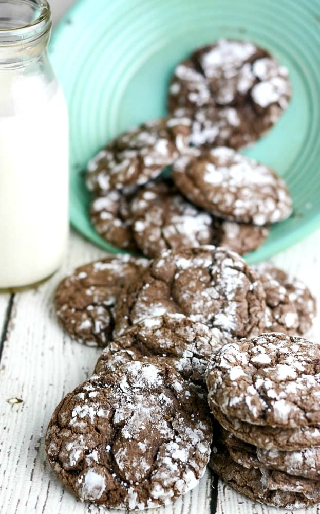 chocolate-crinkle-cookies-3