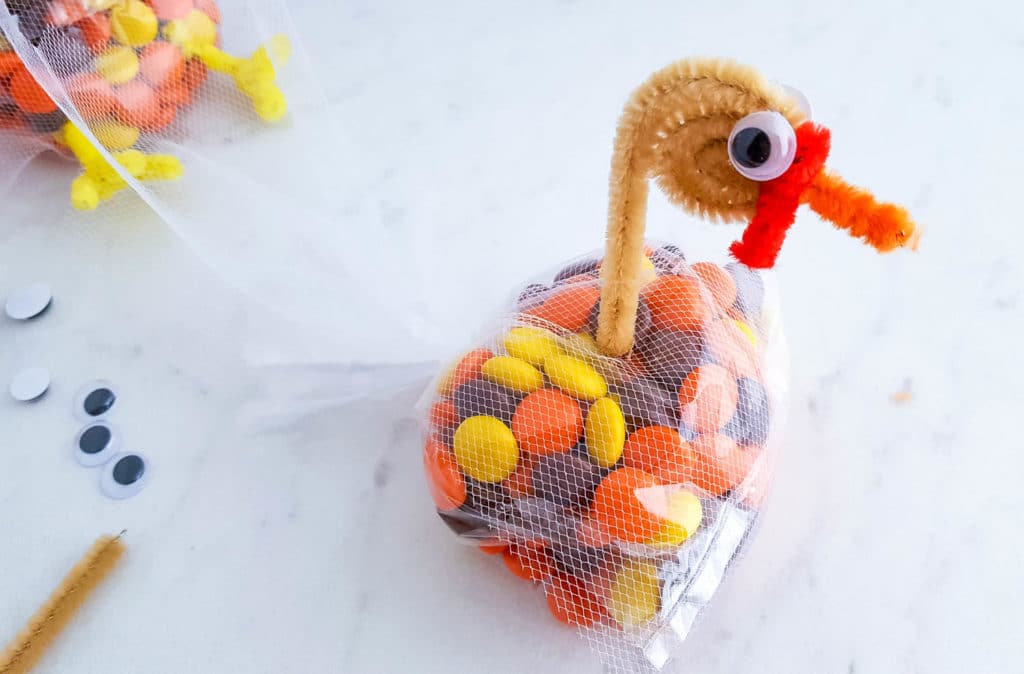 DIY Thanksgiving Turkey Treat Bags for kids