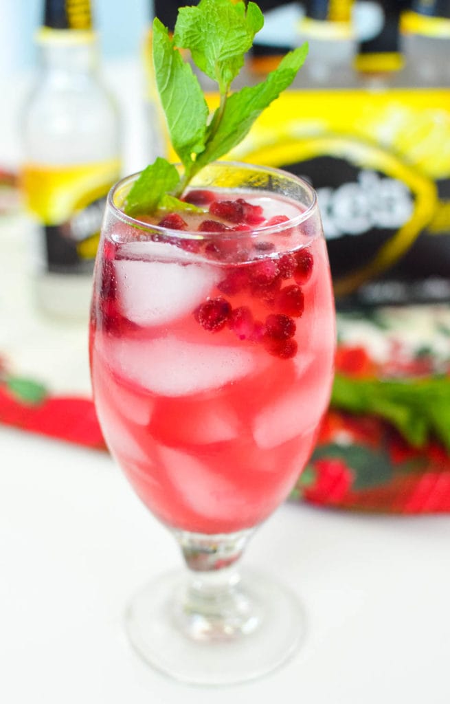 holly jolly cocktail recipe