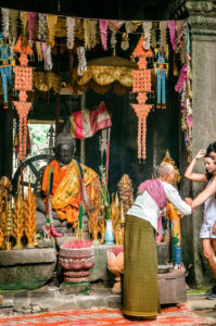 angkor wat blessing monk