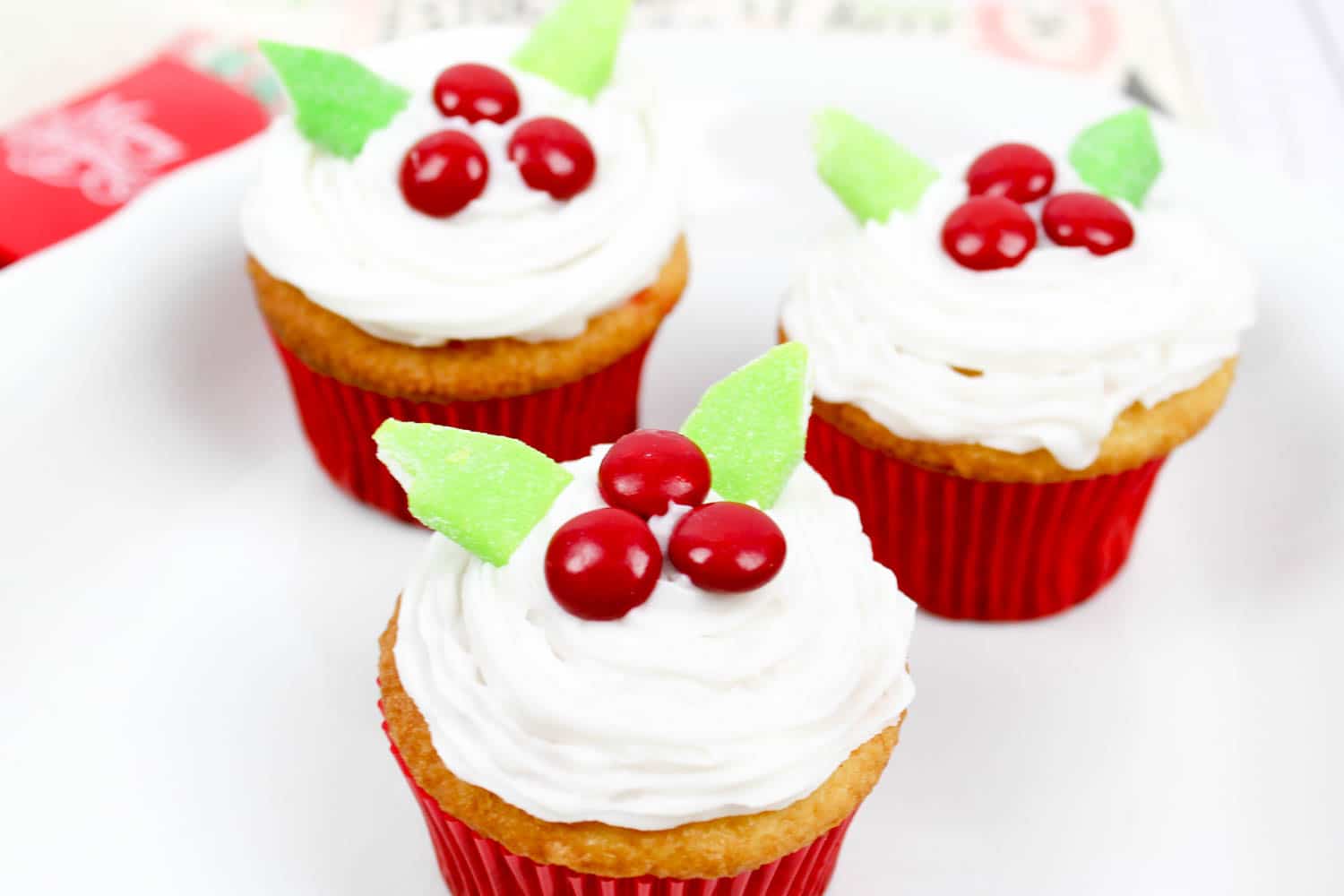 Easy Christmas Cupcakes You Can Make at Home!