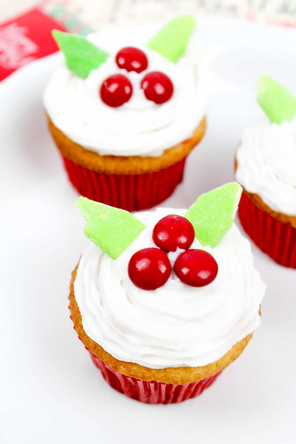 Mistletoe Cupcakes - Easy Christmas Cupcakes!