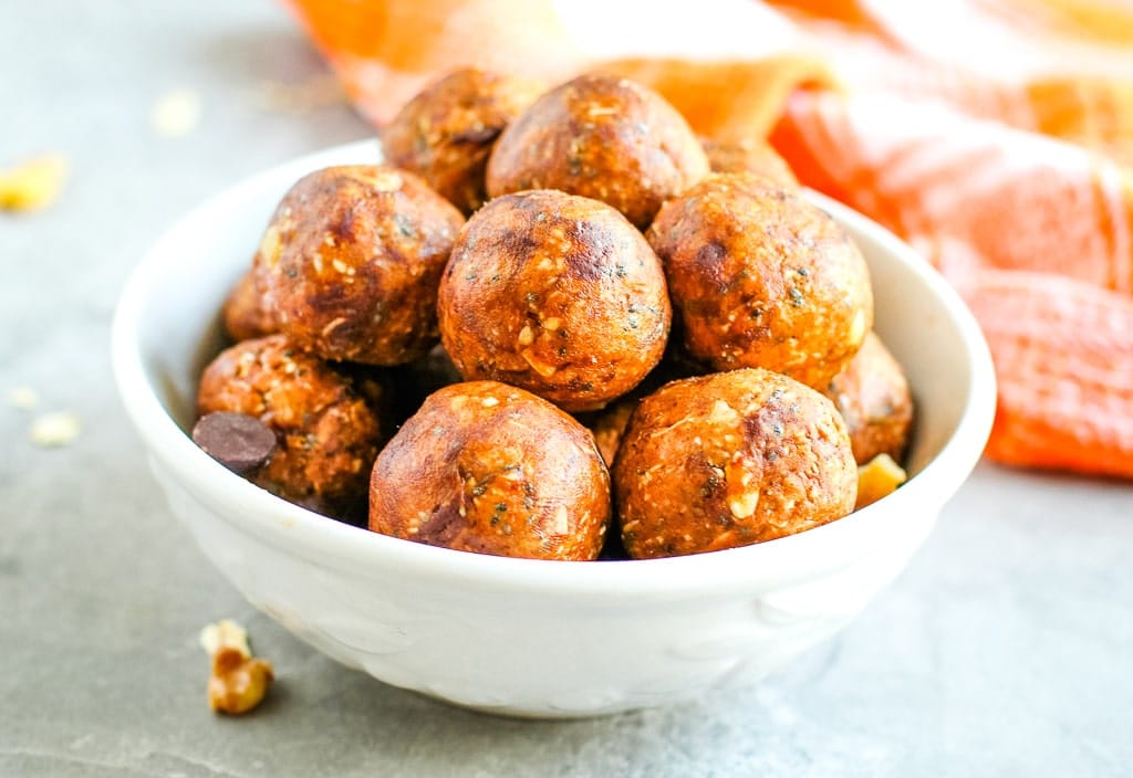 peanut butter protein balls