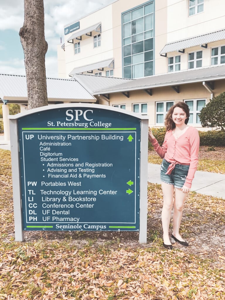 girl in front of st pete college sign for florida prepaid