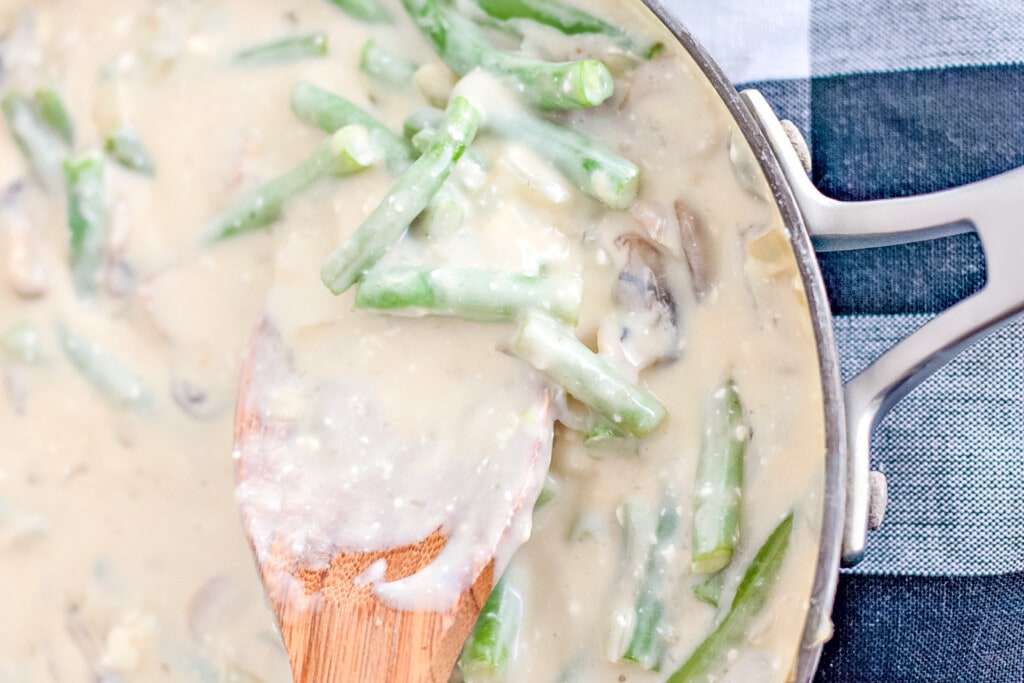 cream sauce with green beans and mushrooms