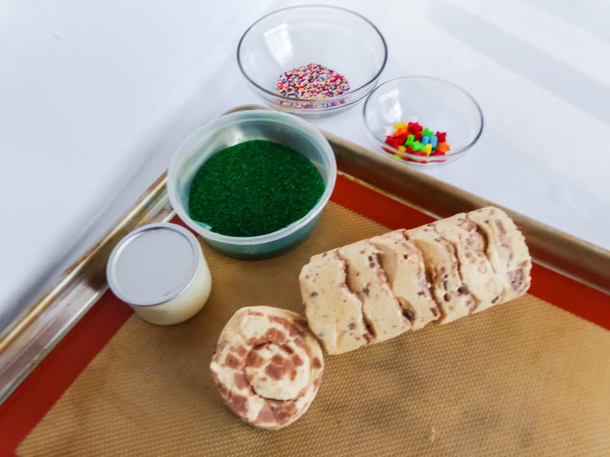 ingredients to make christmas tree cinnamon rolls