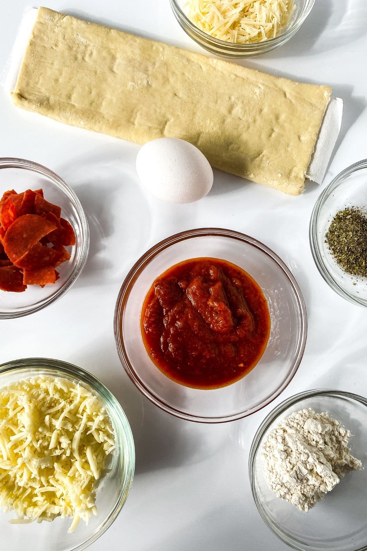 Ingredients for puff pastry pizza snack