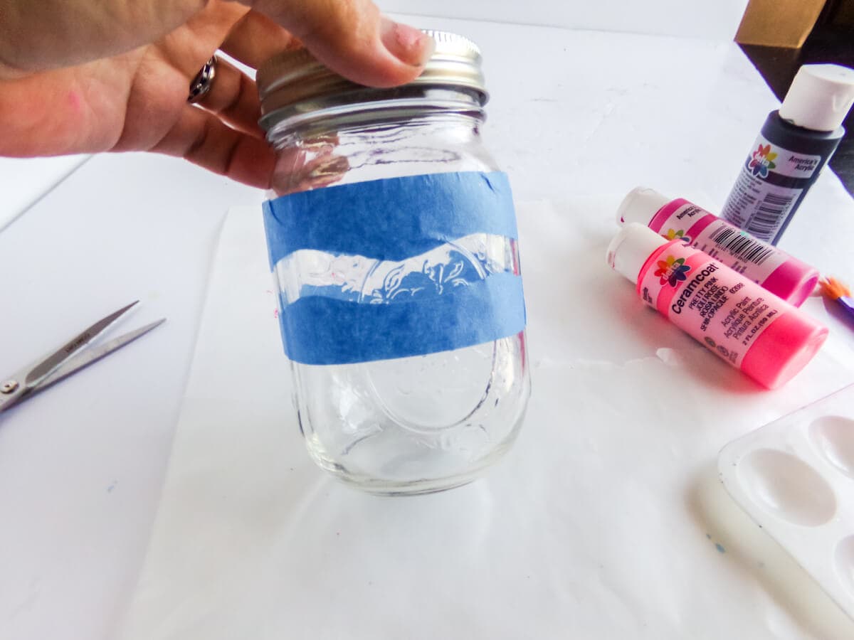how to paint a crayon mason jar