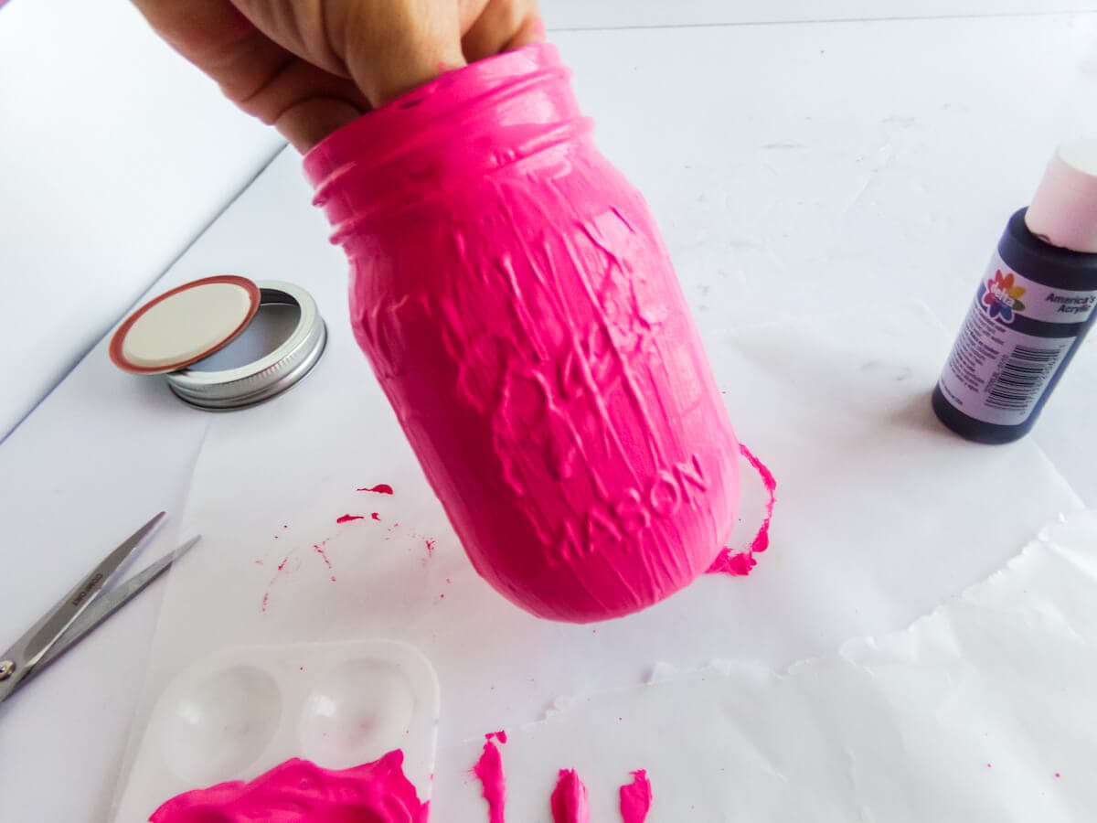 how to paint a crayon jar