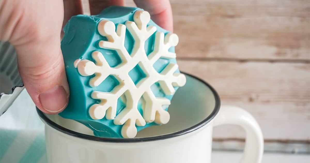 snowflake hot cocoa bombs 