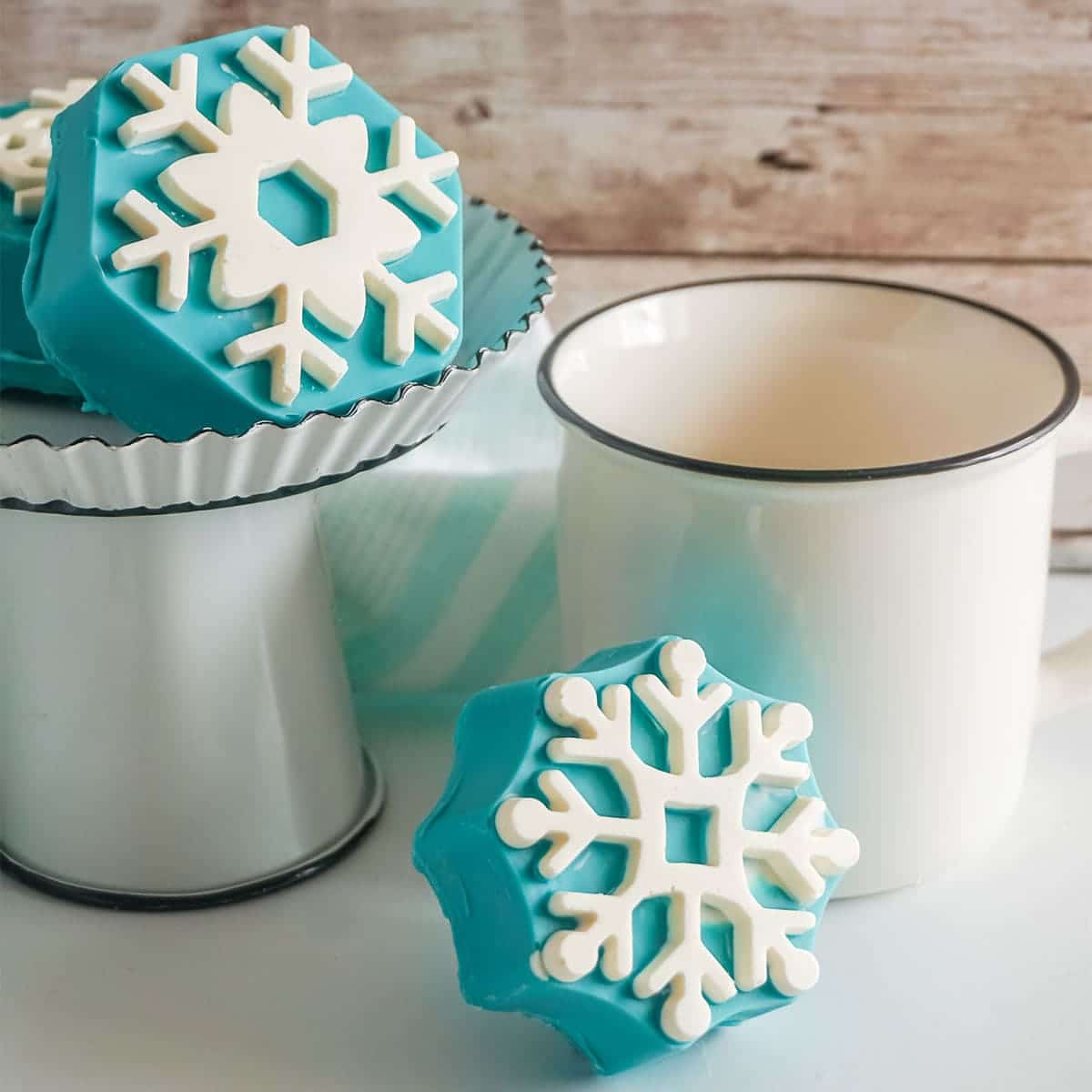 snowflake hot cocoa bombs 