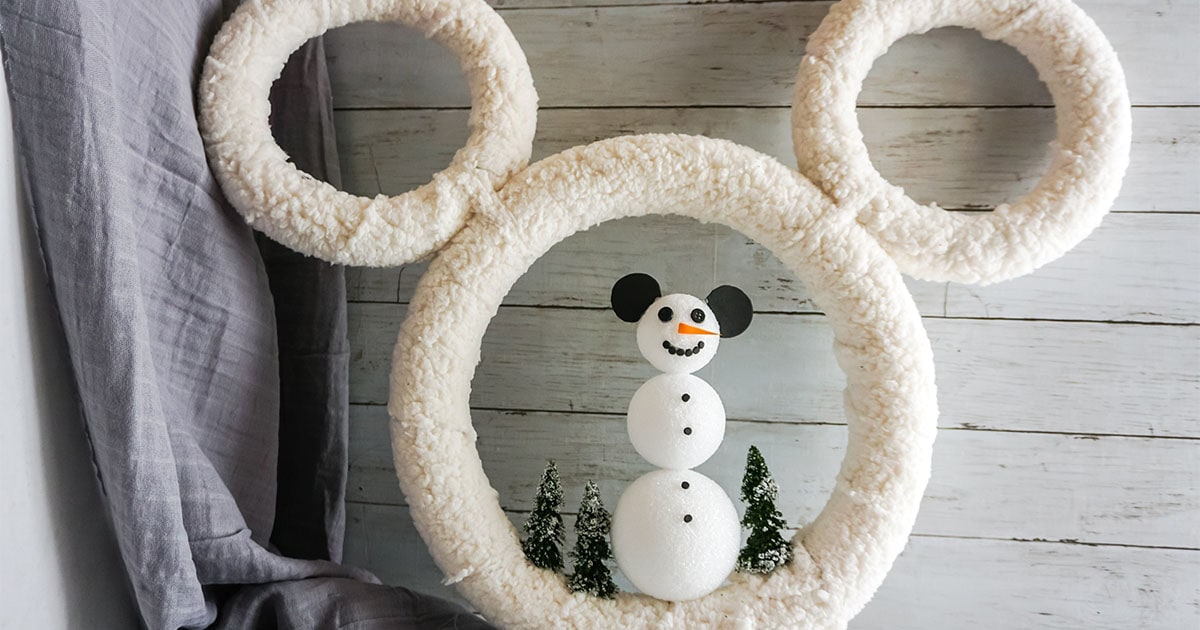 Mickey mouse snowman wreath